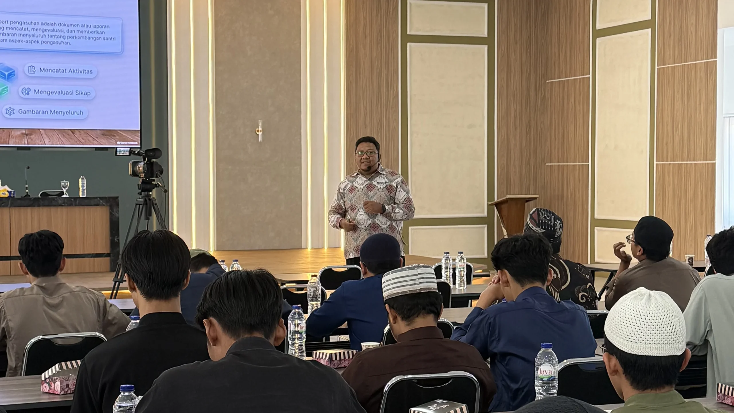 pembicara ustadz arief